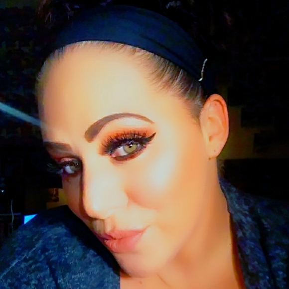 Meet your Posher, Bridgette - Picture 3 of 3